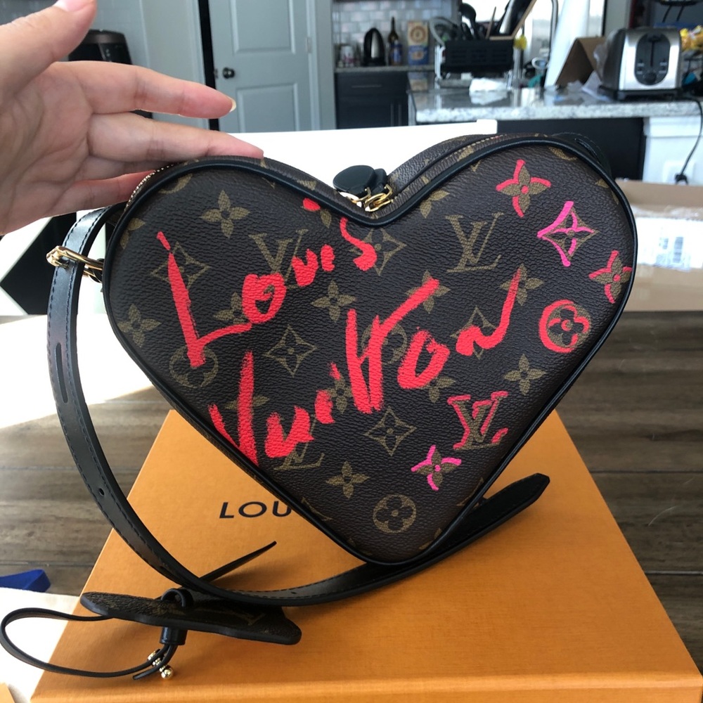 LV monogram fall in love sac coeur